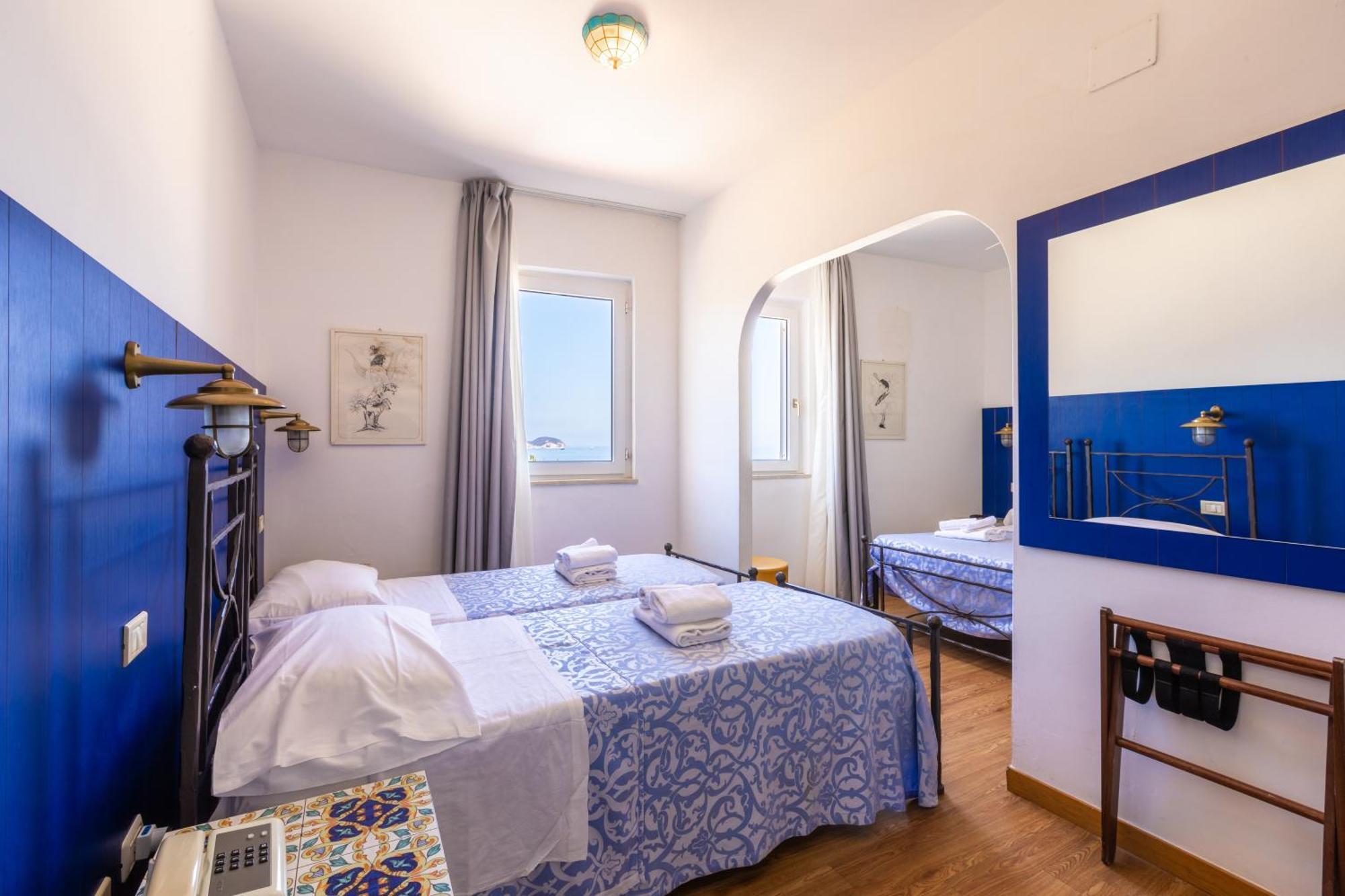 Hotel Torre Dei Borboni Ponza Exterior foto