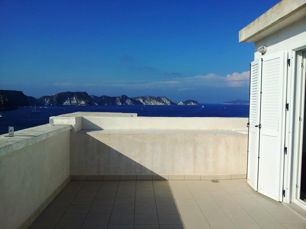 Hotel Torre Dei Borboni Ponza Exterior foto