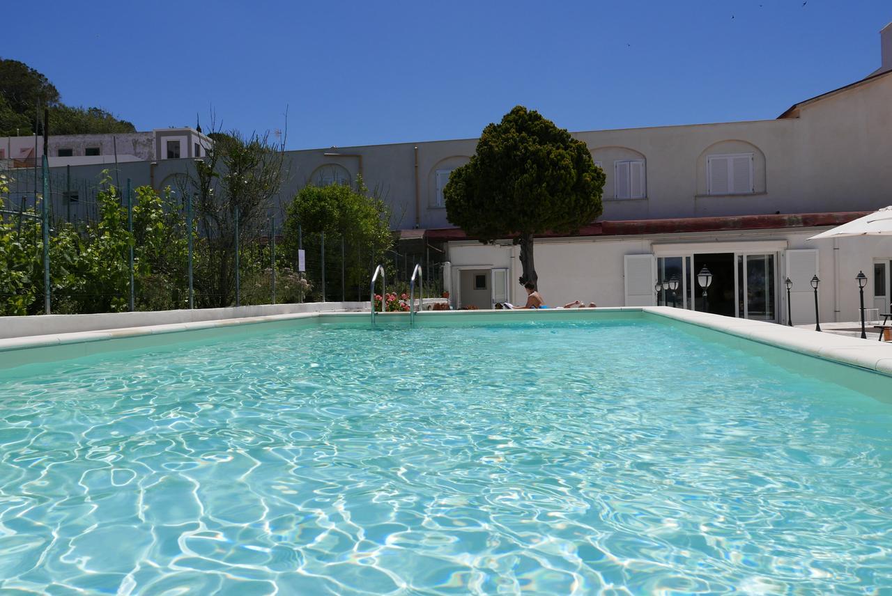 Hotel Torre Dei Borboni Ponza Exterior foto
