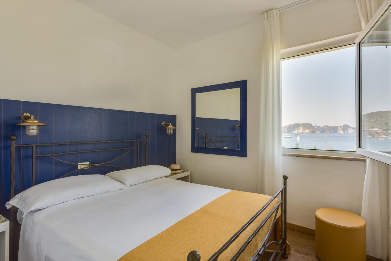 Hotel Torre Dei Borboni Ponza Exterior foto
