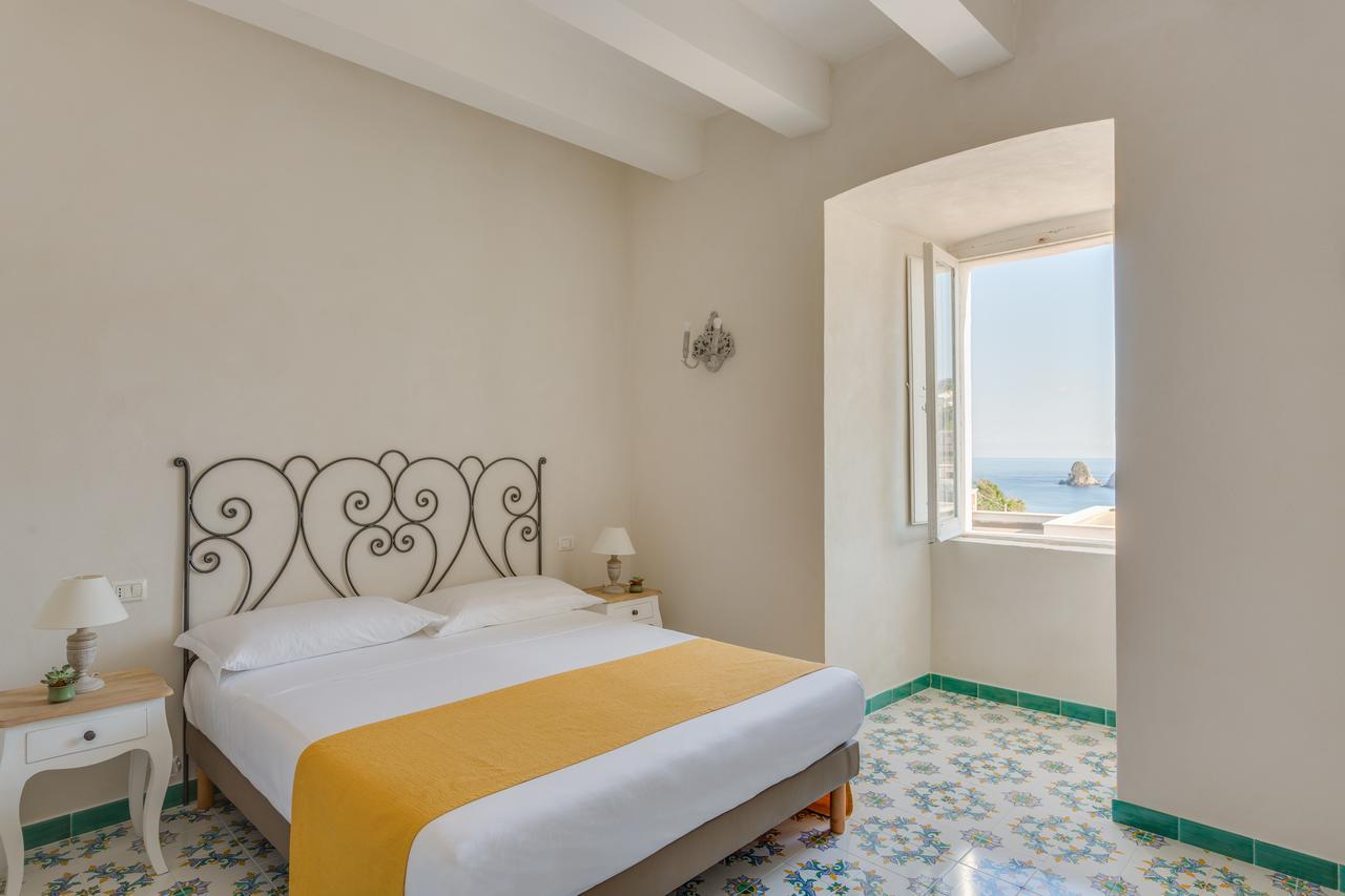 Hotel Torre Dei Borboni Ponza Exterior foto