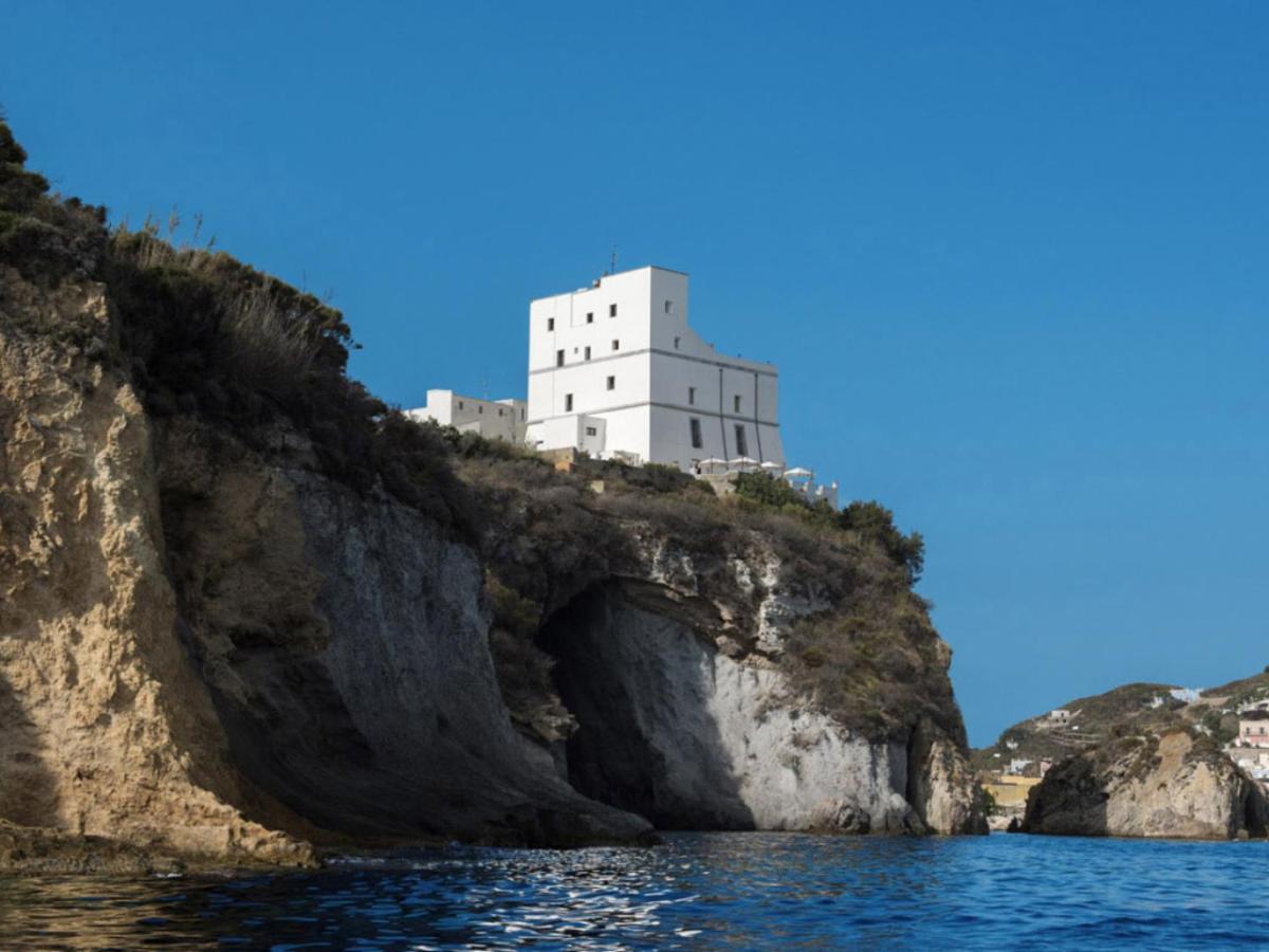 Hotel Torre Dei Borboni Ponza Exterior foto