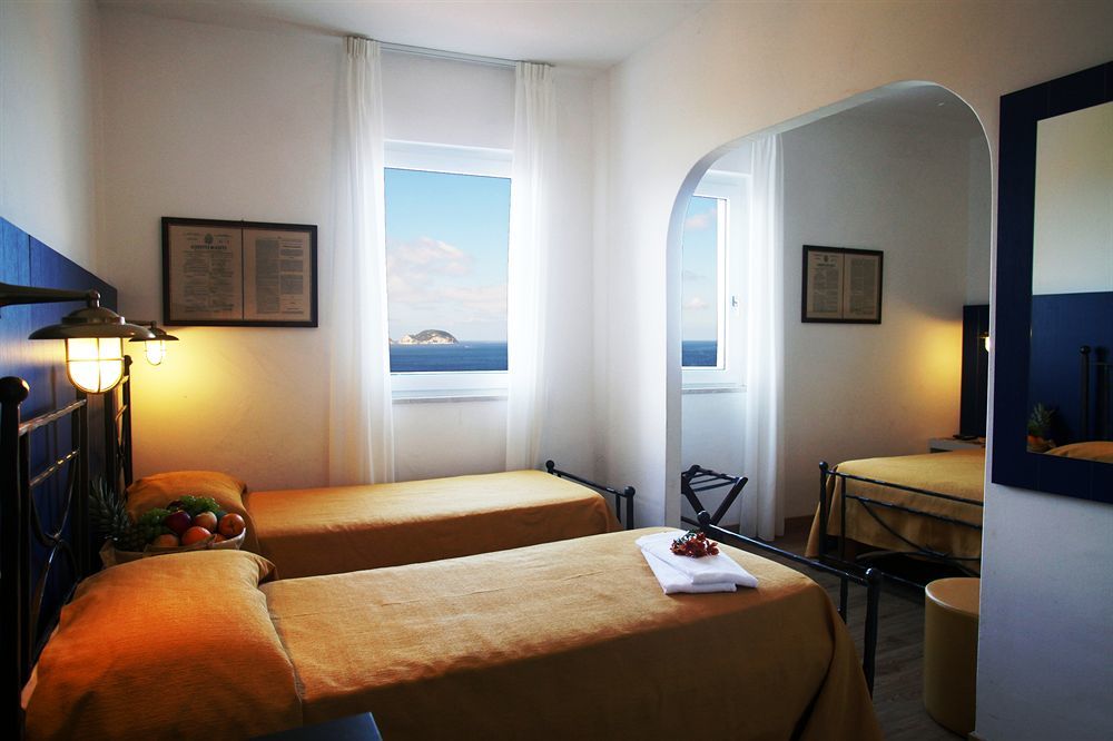 Hotel Torre Dei Borboni Ponza Exterior foto